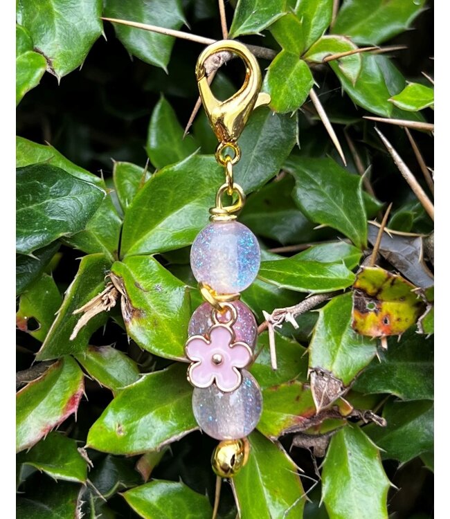 PINK DAISY CHARM