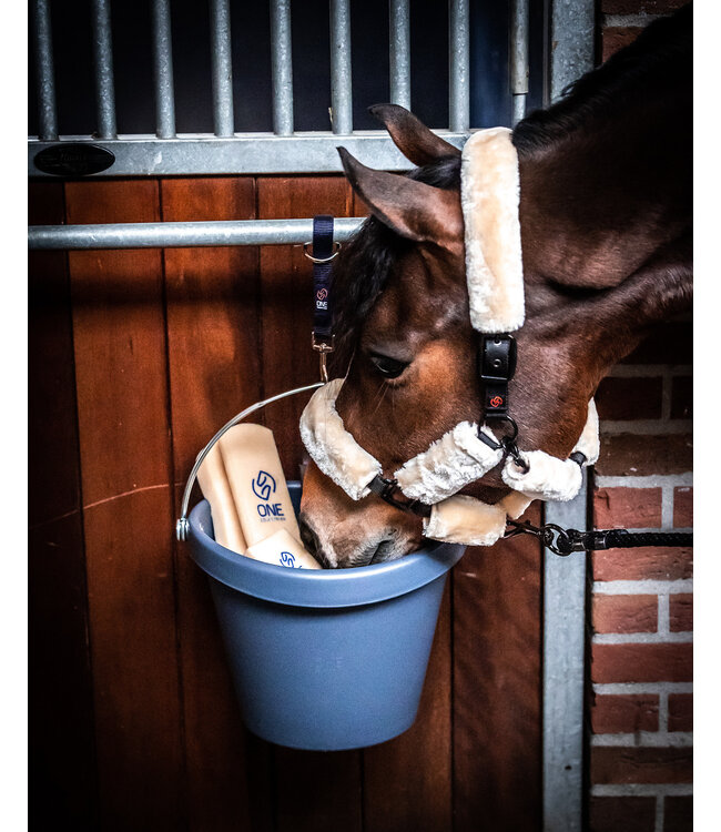 ONE EQUESTRIAN BUCKET - 18L