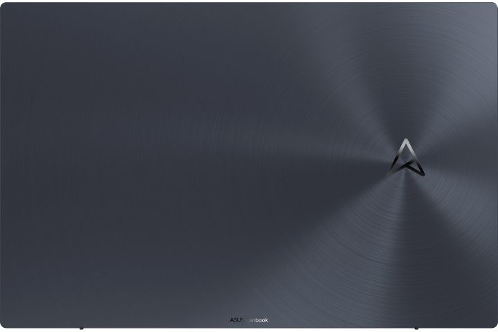 ASUS Zenbook Pro 17 - UM6702RC-M2060W - Laptop