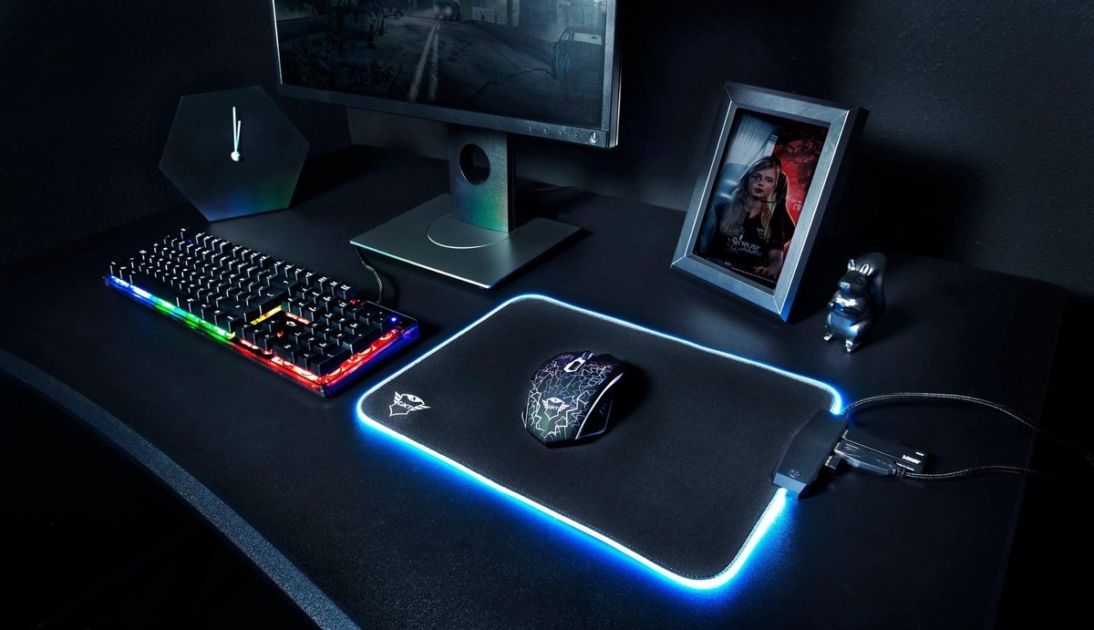 Trust GXT 765 Glide-Flex RGB - Muismat