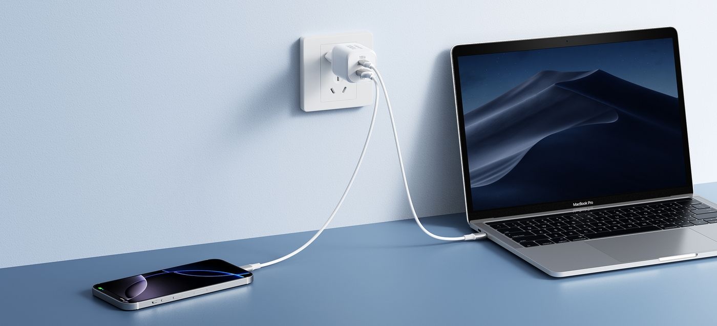 Veger snellader 100 Watt 2x USB Poort + USB-C Kabel 1,5m Nylon Wit