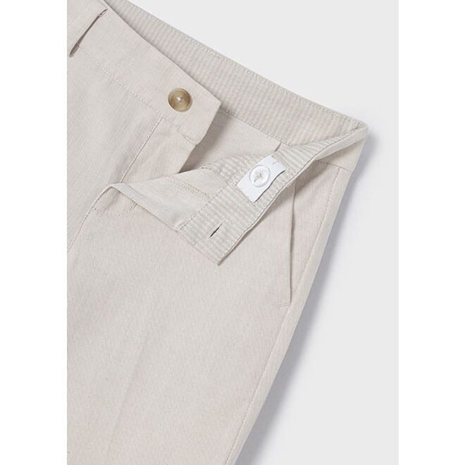 Linen suiting pants           93 Raffia