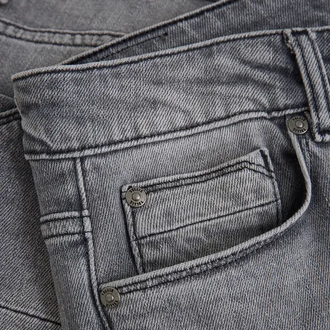 2613  Straight Wide Fit  1149 Used grey denim