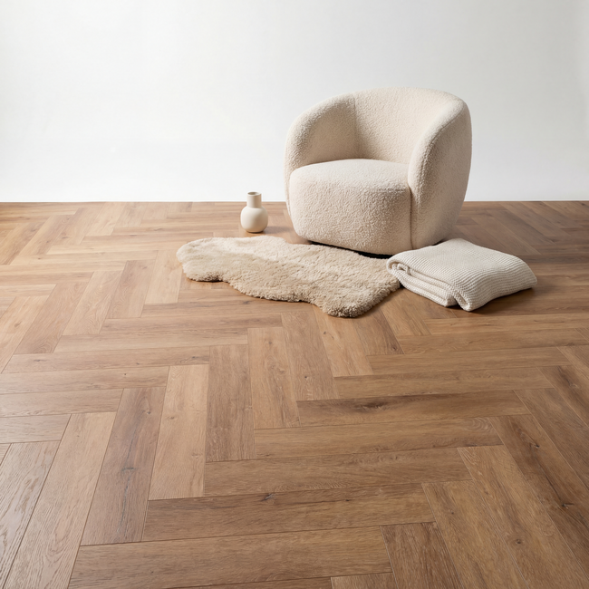 yarenza. Lux Tenebrae Visgraat Warm Oak Plak PVC