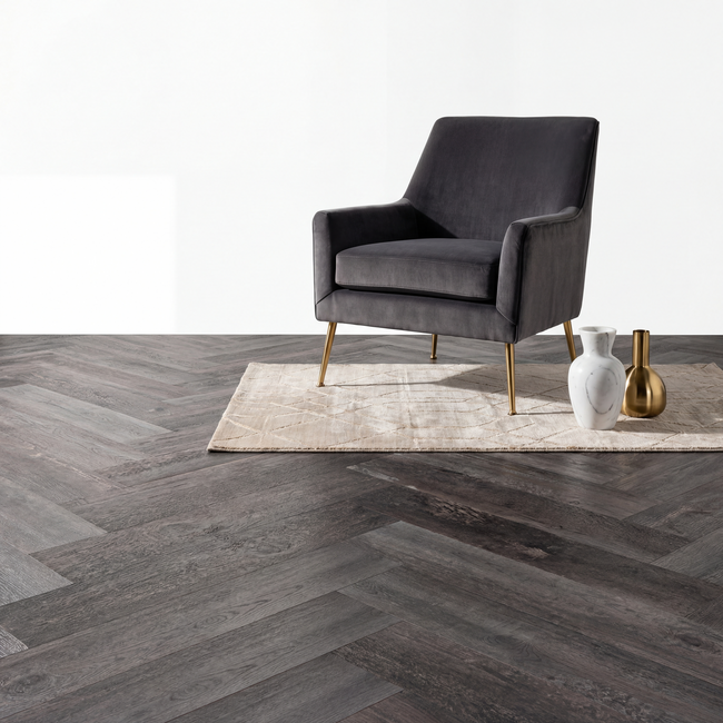 yarenza. Lux Tenebrae Visgraat Charred Black Oak Plak PVC