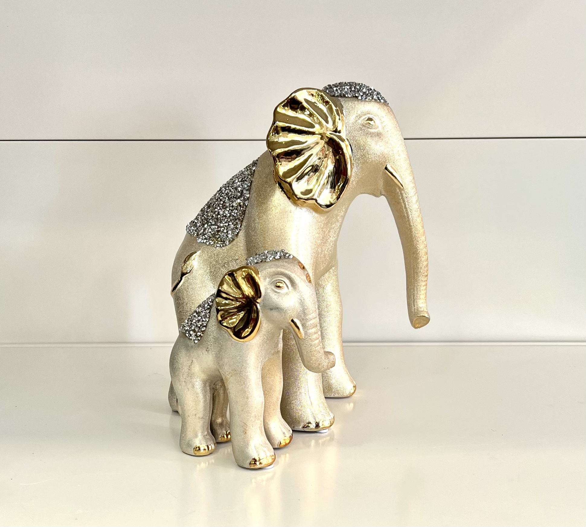 Deux Petits éléphants En Argent 925 Incrustés De Pierres - Bijoux D'occasion, Pièce Unique