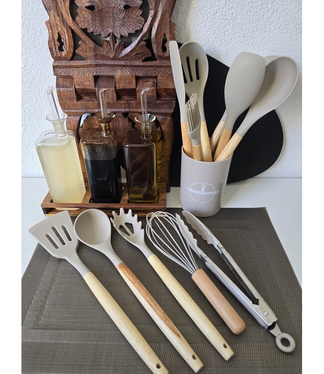 12-teiliges Küchenutensil in Cremefarbe