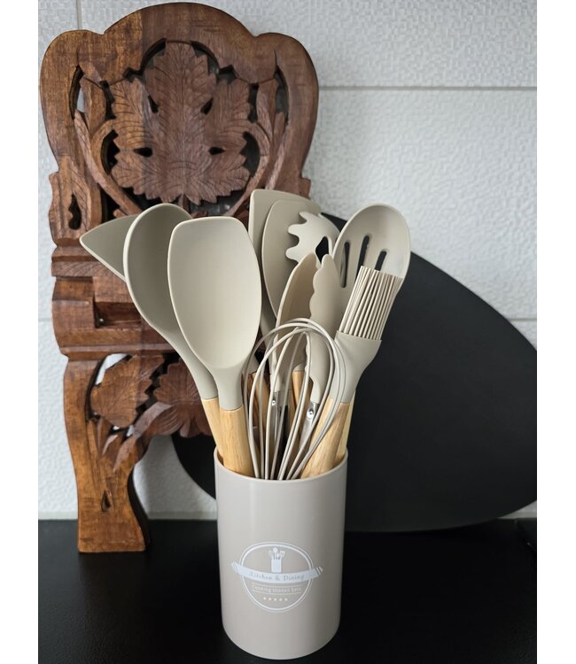 12-teiliges Küchenutensil in Cremefarbe