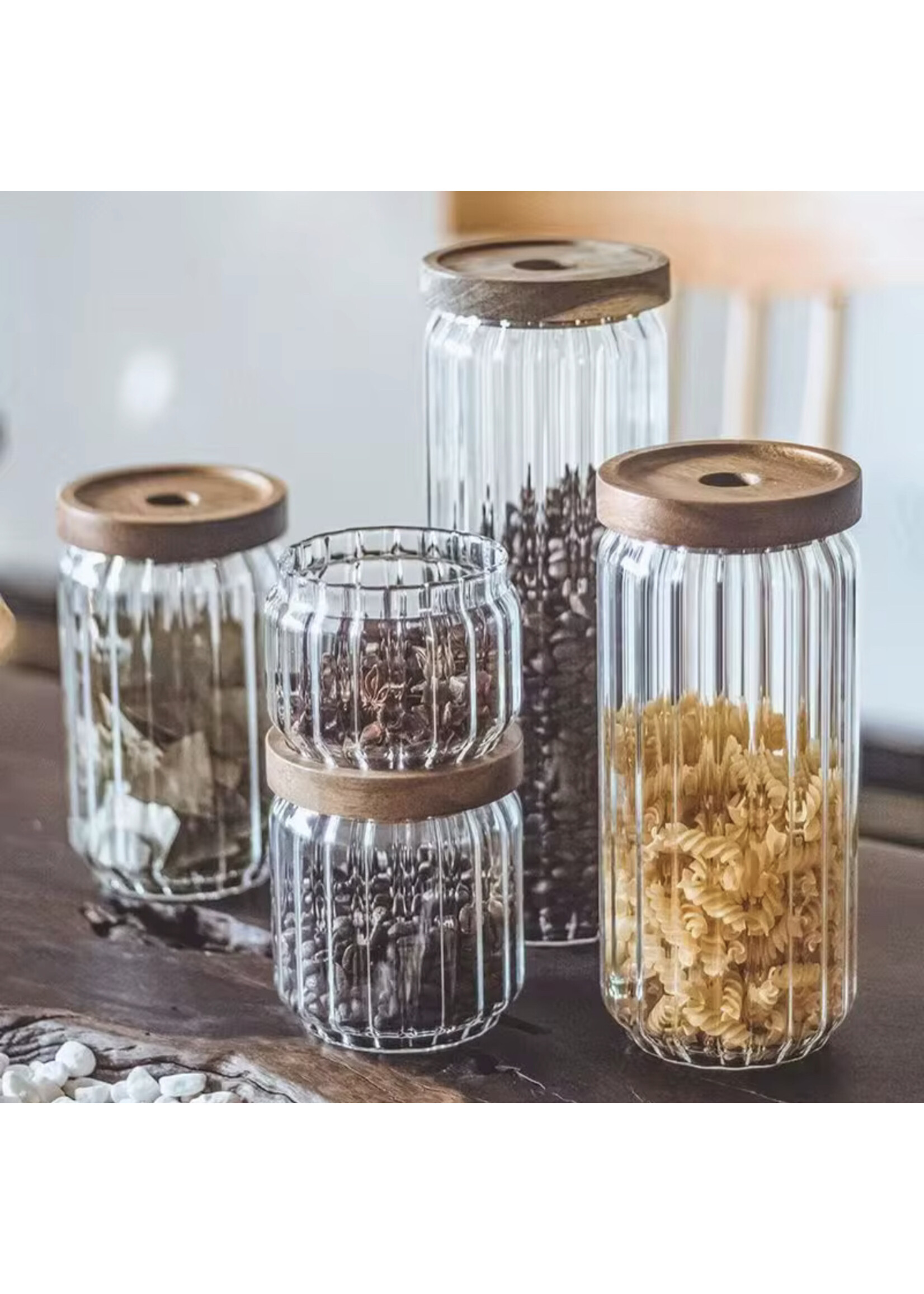 Pot de conservation nervuré avec couvercle en bois d'acacia