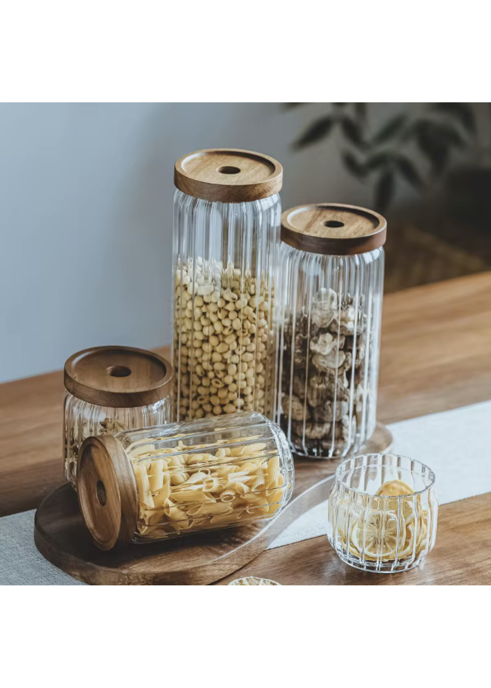 Pot de conservation nervuré avec couvercle en bois d'acacia