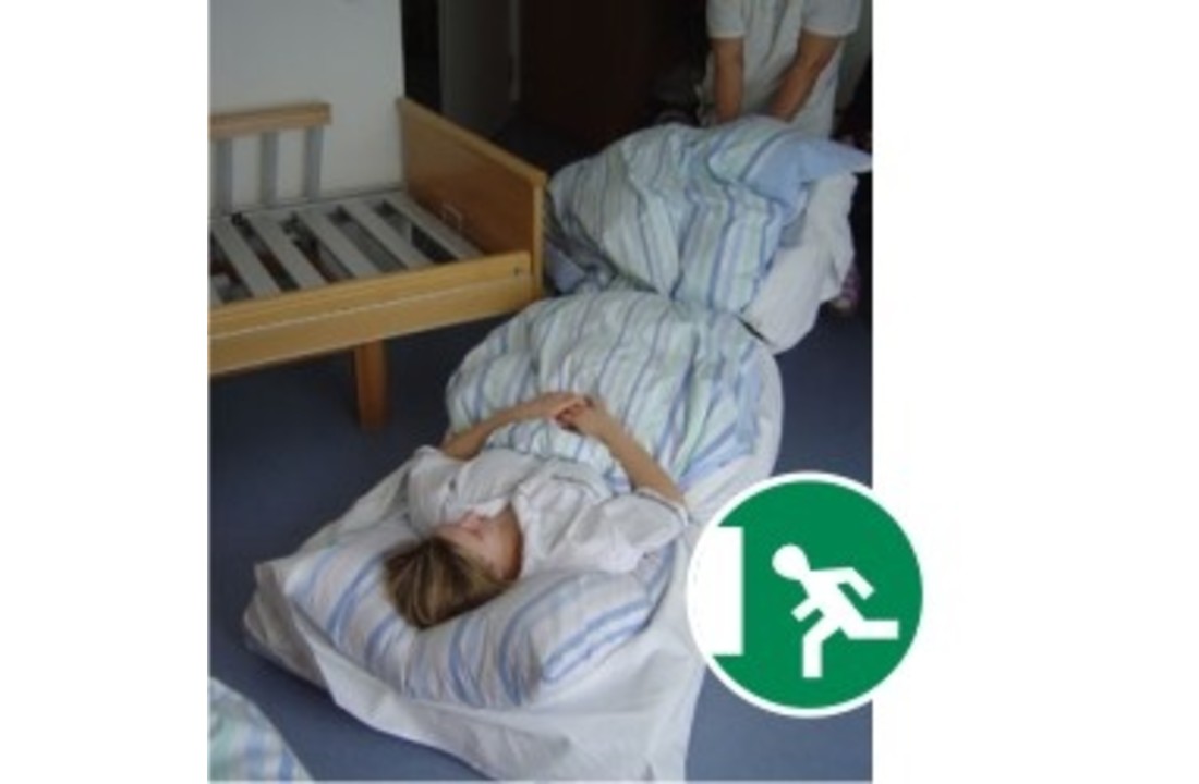 Rettungsmatte inklusive 2 Gürtelschnallen