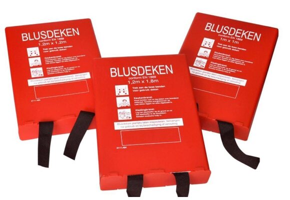 Blusdeken in platte container (diverse maten)