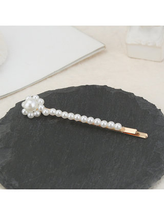 Haarspeld / haarschuif met parels bloemvorm