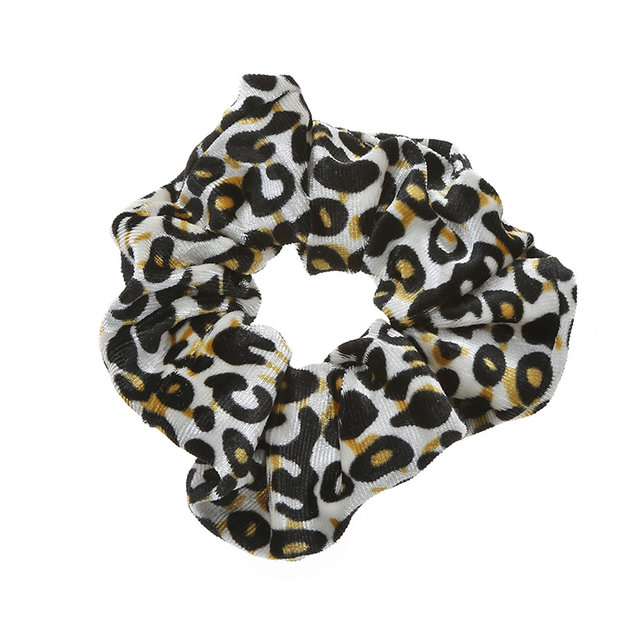 Scrunchie panterprint klein velvet offwhite/geel/zwart