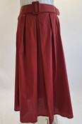 Dames A-lijn rok met plooien en bijpassende ceintuur - bordeauxrood