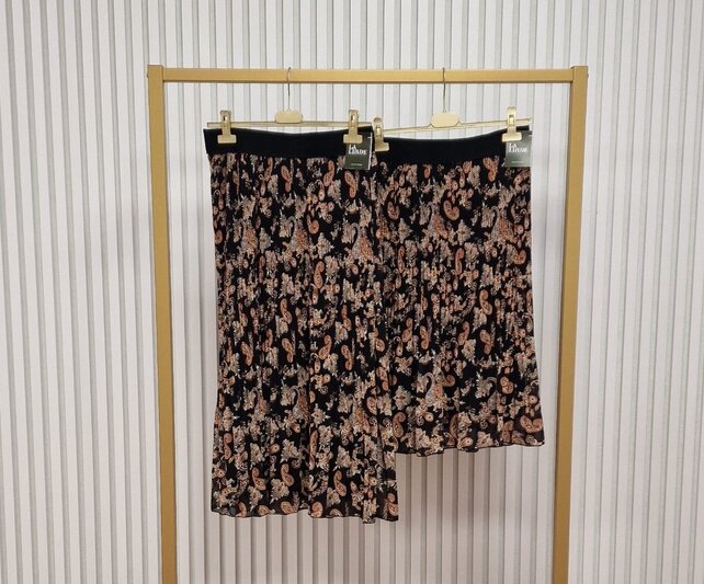 Rok plissé kort model - zwart/cognac paisley