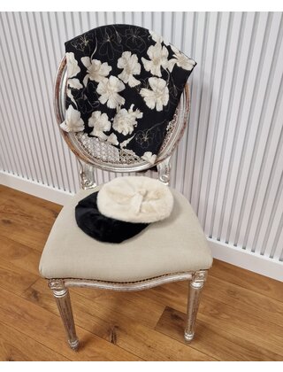 Sjaal met bloemen - zwart/wit