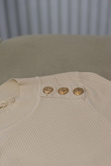 Truitje Saar - beige