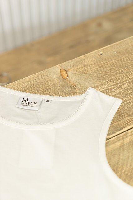 Dames shirt Loes picotrandje zonder mouw - offwhite