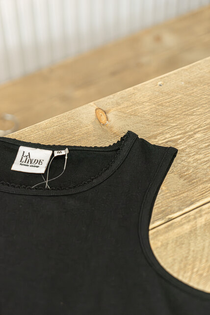 Dames shirt Loes picotrandje zonder mouw - zwart