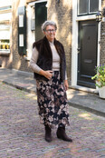 Rok plissé kort model - bloem zwart/taupe