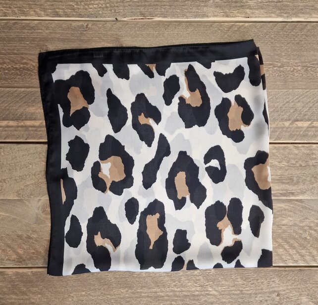 Sjaaltje vierkant - panterprint groot/  zwart-wit-beige