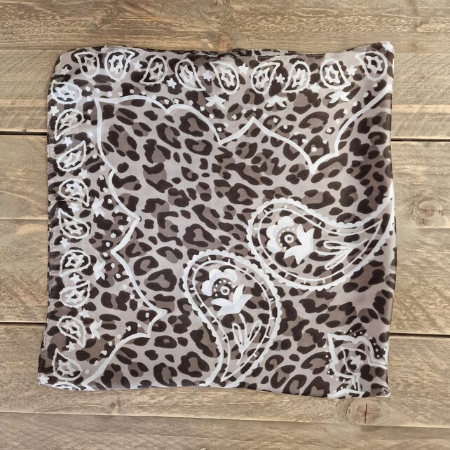 Sjaaltje vierkant - paisley print taupe