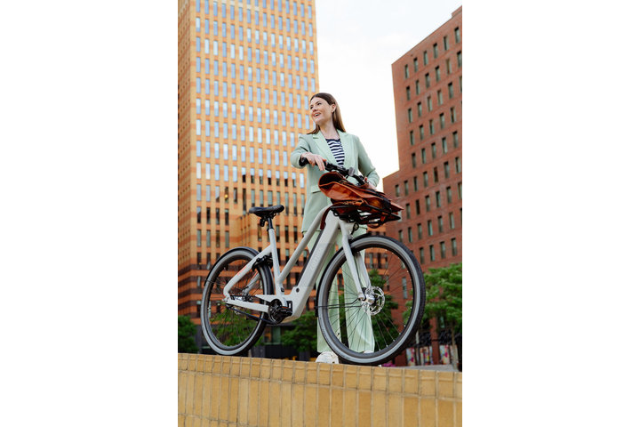 Cortina E-Blau Damesfiets 28 inch 57cm DB8 belt 8