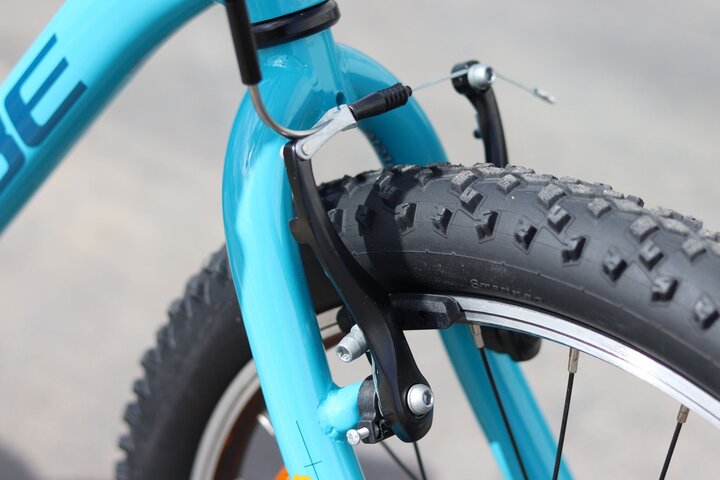 CUBE ACID 240 V-Brakes 24 inch Mountainbike 7v 9