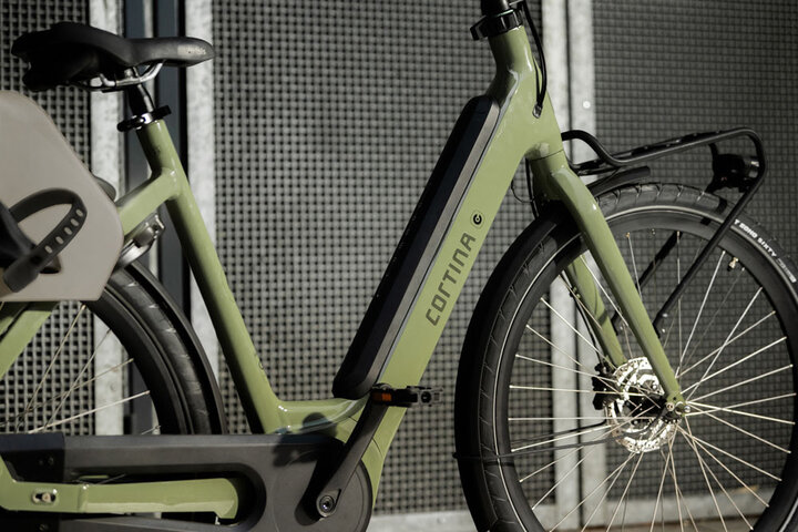 Cortina E-Common Integrated Family 28 inch Enviolo 57cm 12