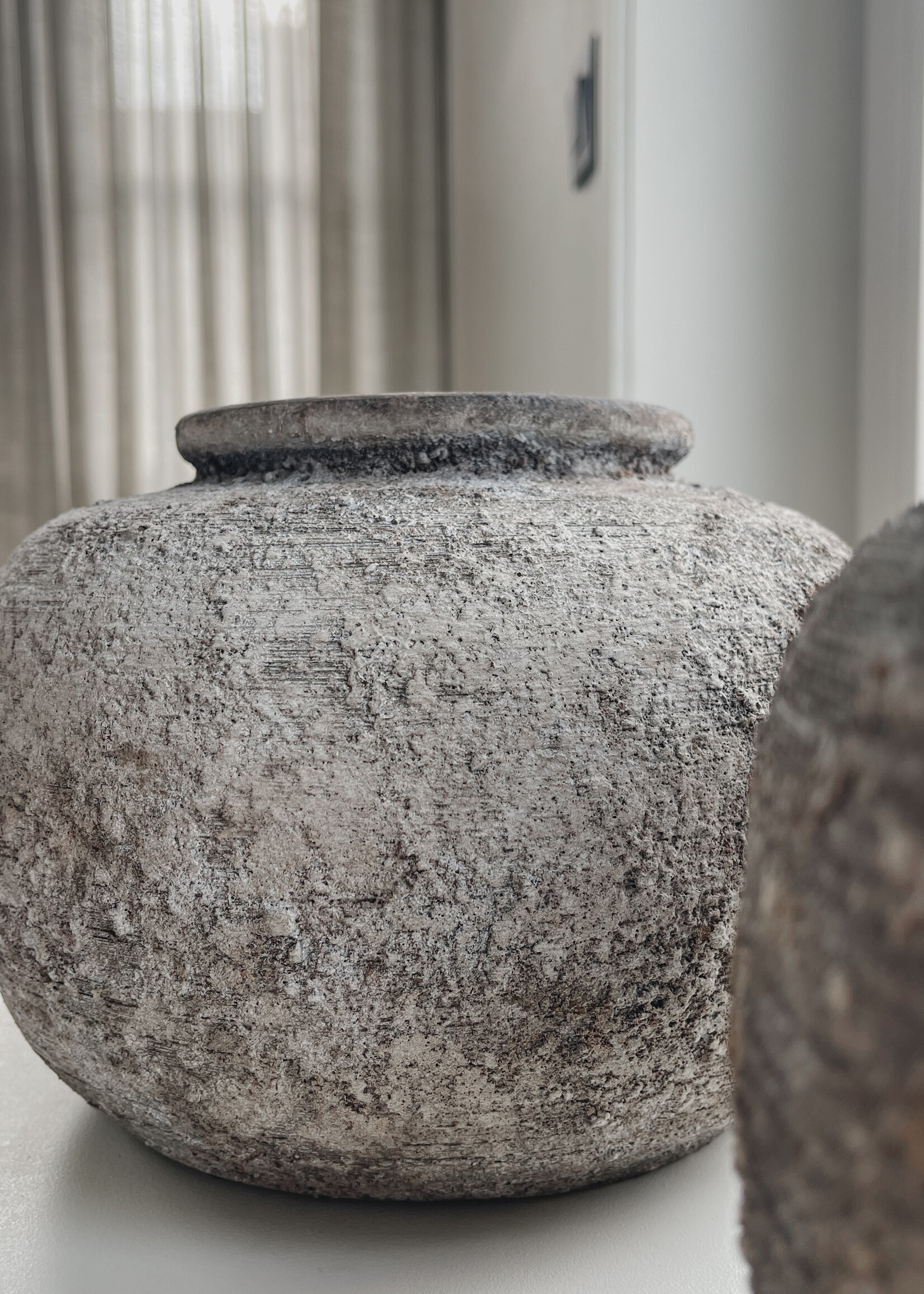 Rustieke pot rond grijs/bruin
