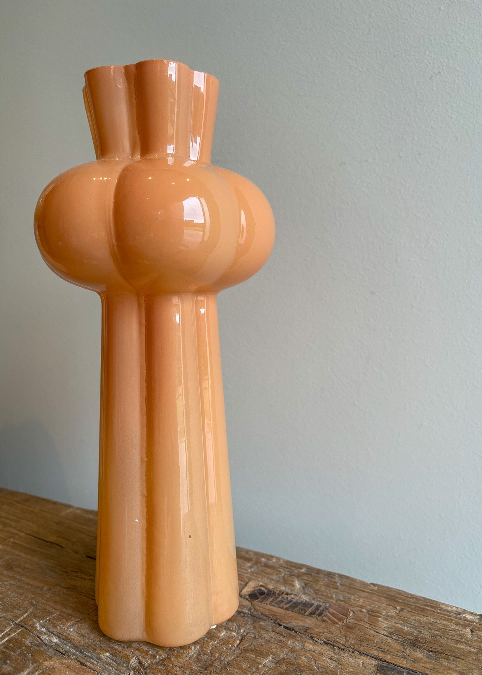 Vaas glas 'peach' bubble langwerpig lange hals M