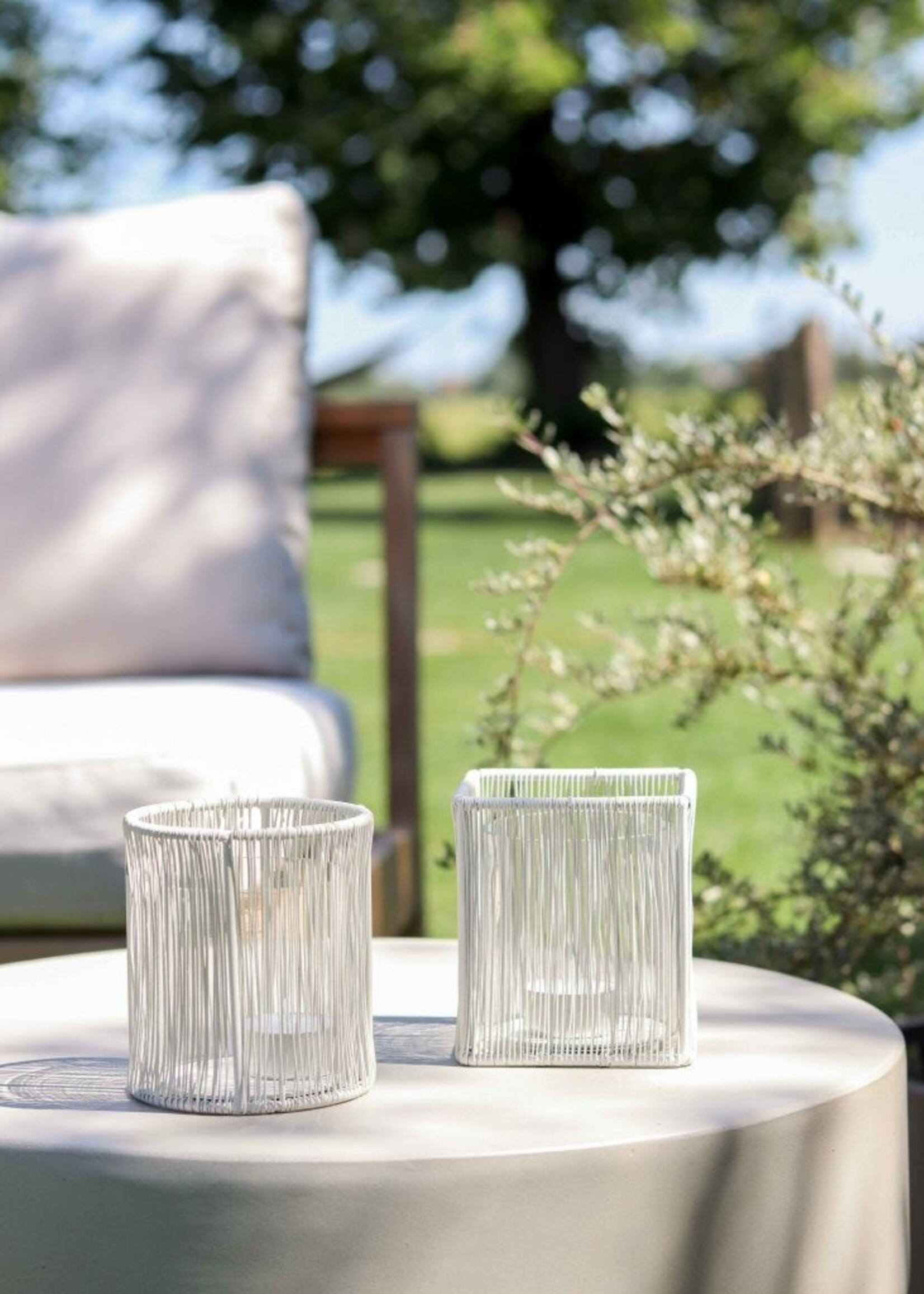 Theelicht wit draad rond