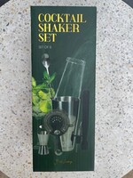 Cocktail shaker set
