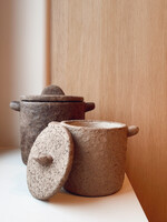 Aardewerk pot oor met deksel beige S