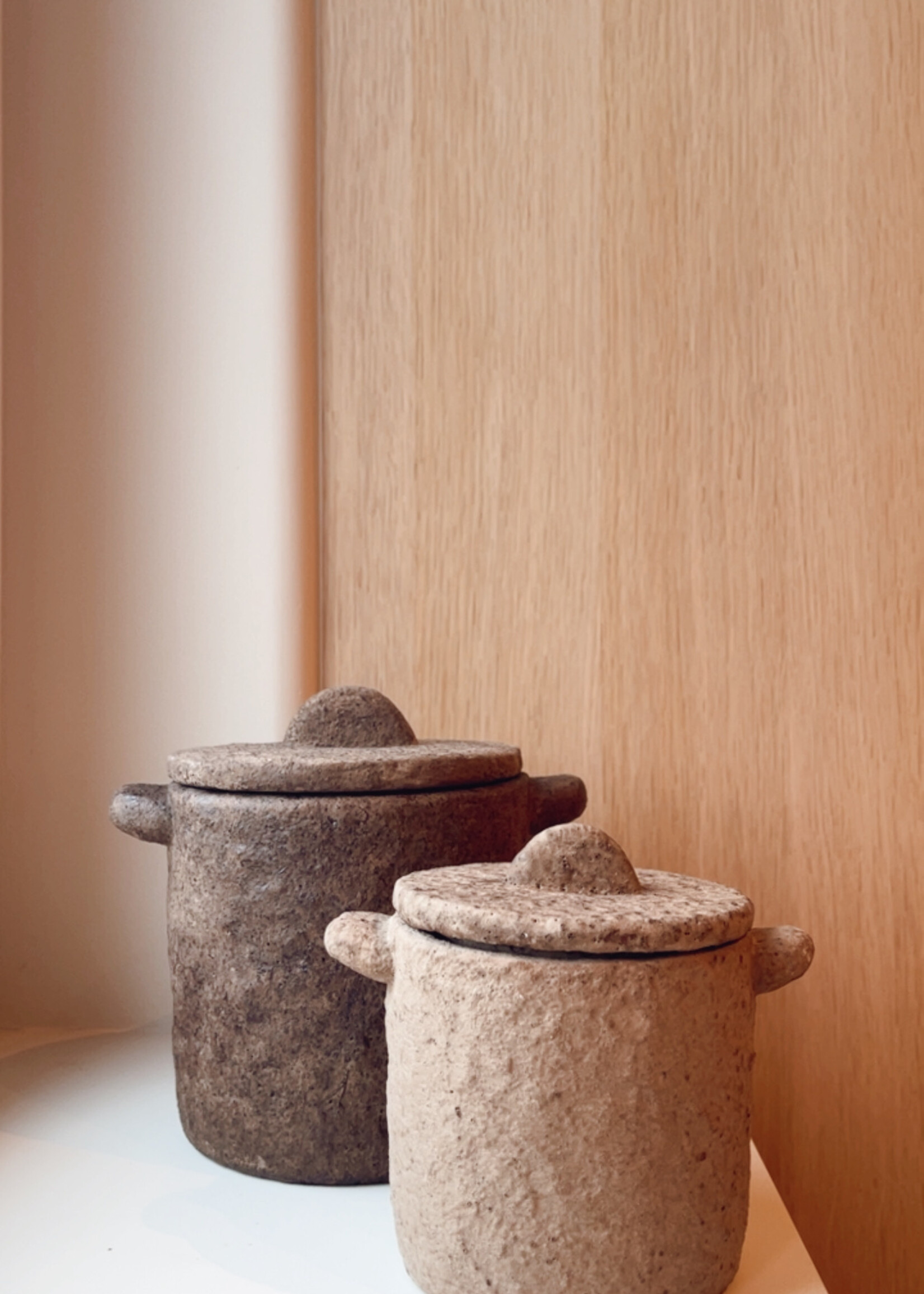 Aardewerk pot oor met deksel beige S