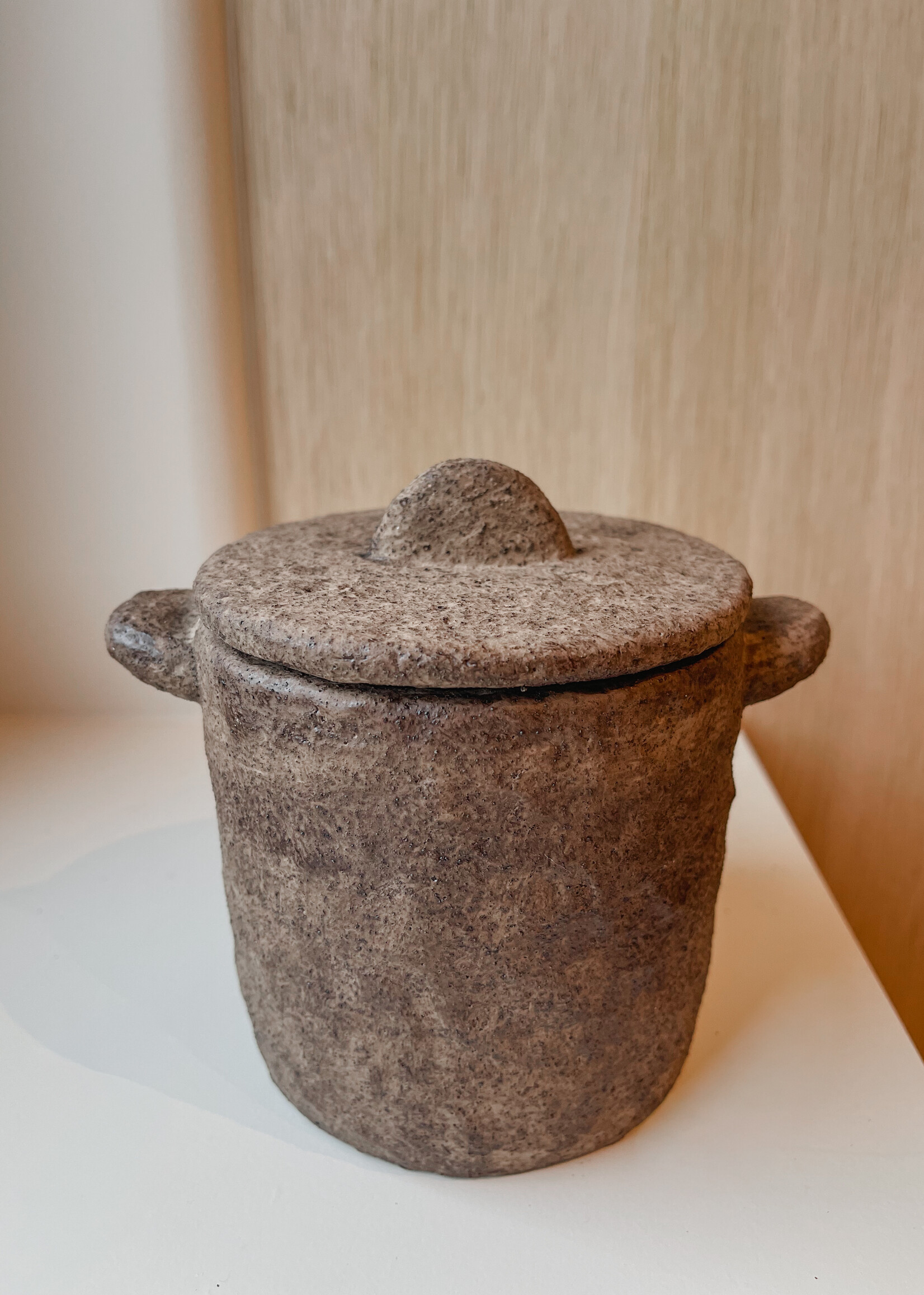 Aardewerk pot oor met deksel donkerbruin S