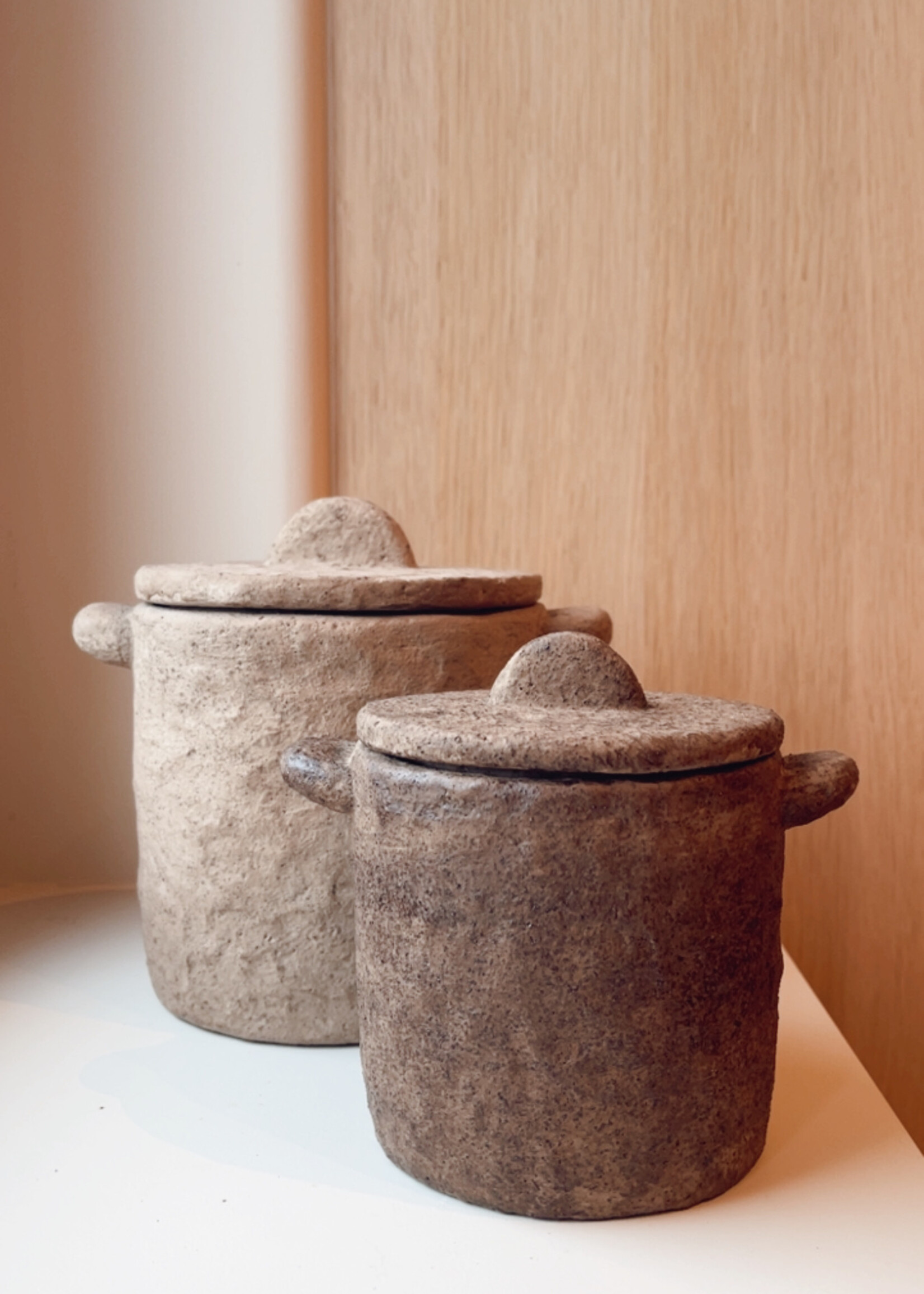 Aardewerk pot oor met deksel beige L