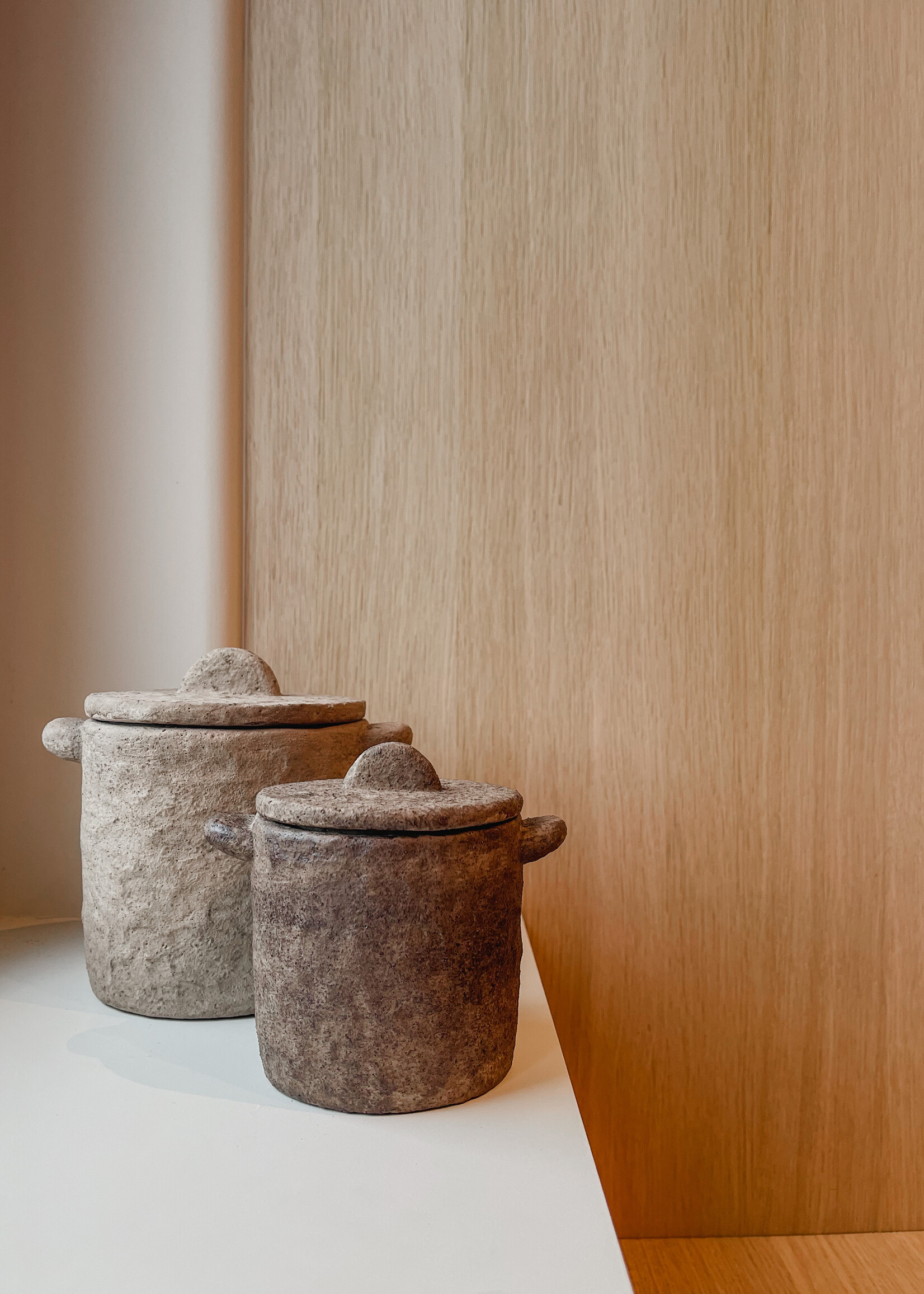 Aardewerk pot oor met deksel beige L