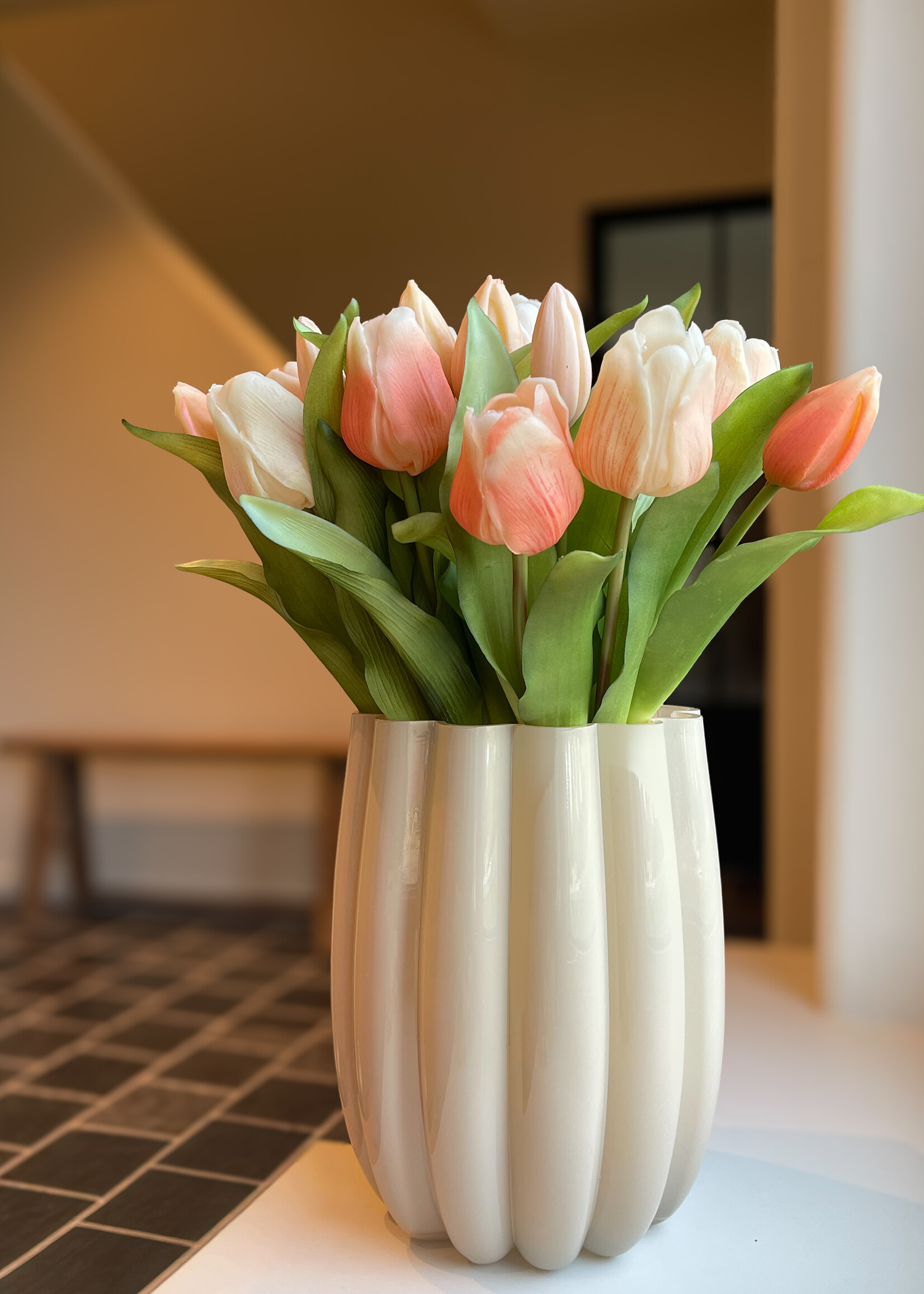 Vaas pêche gekartelde rand glas