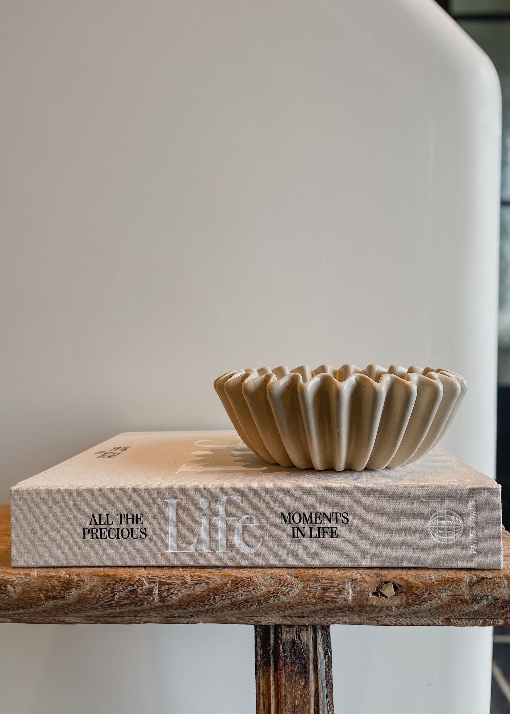 Schaal gekartelde rand zand dia 21 cm