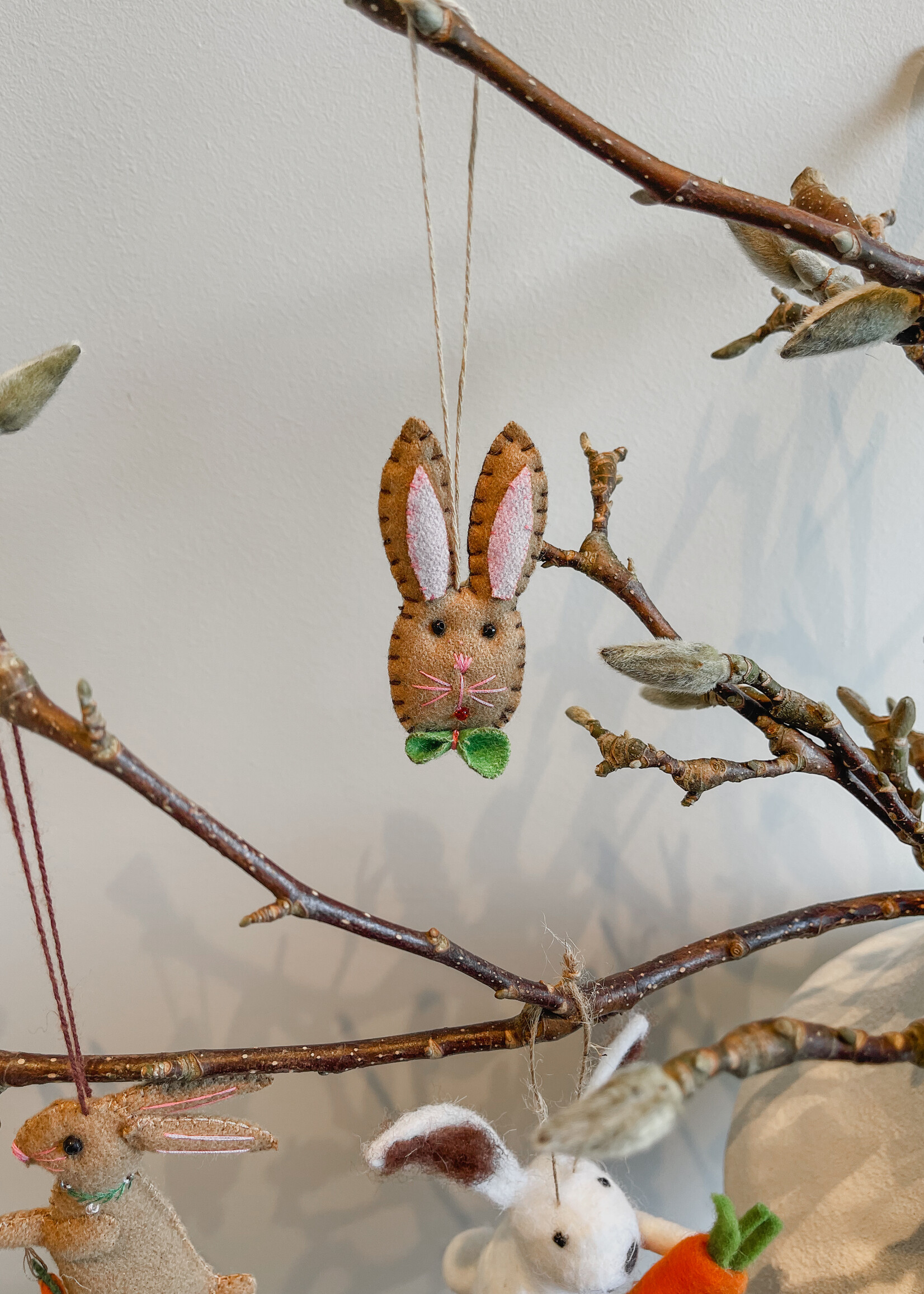 Paashanger konijn bruin das