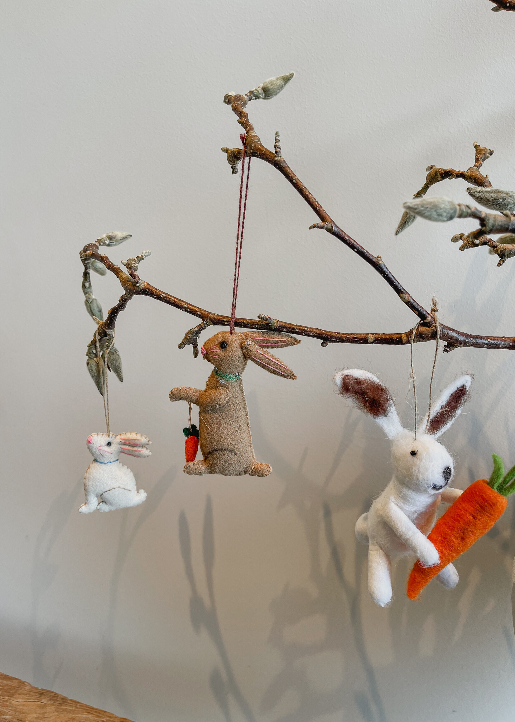 Paashanger konijn zittend