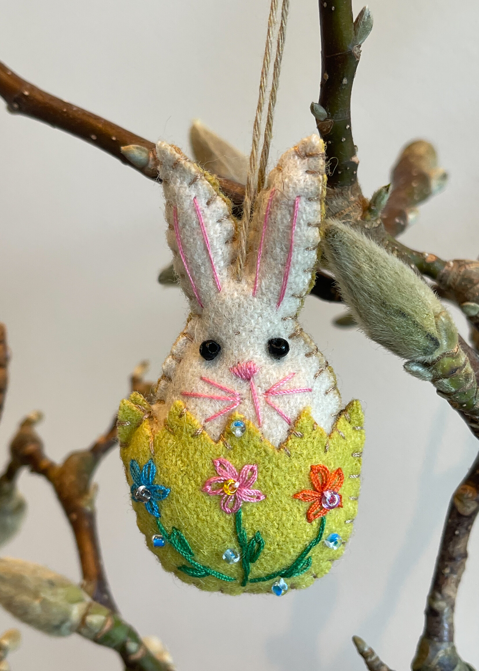 Paashanger konijn geel ei