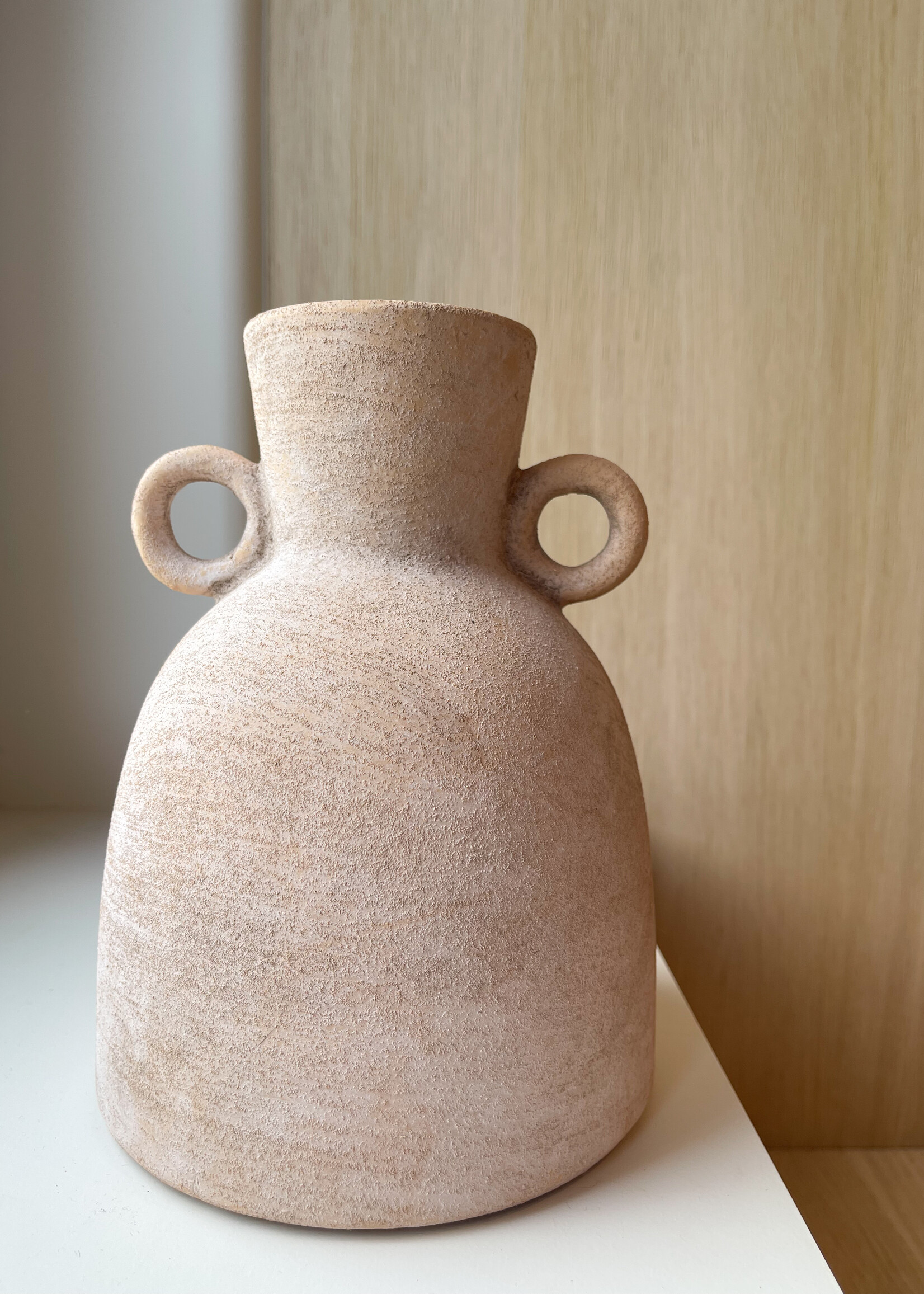 Kruikje hoog dubbel oor zand/gold M