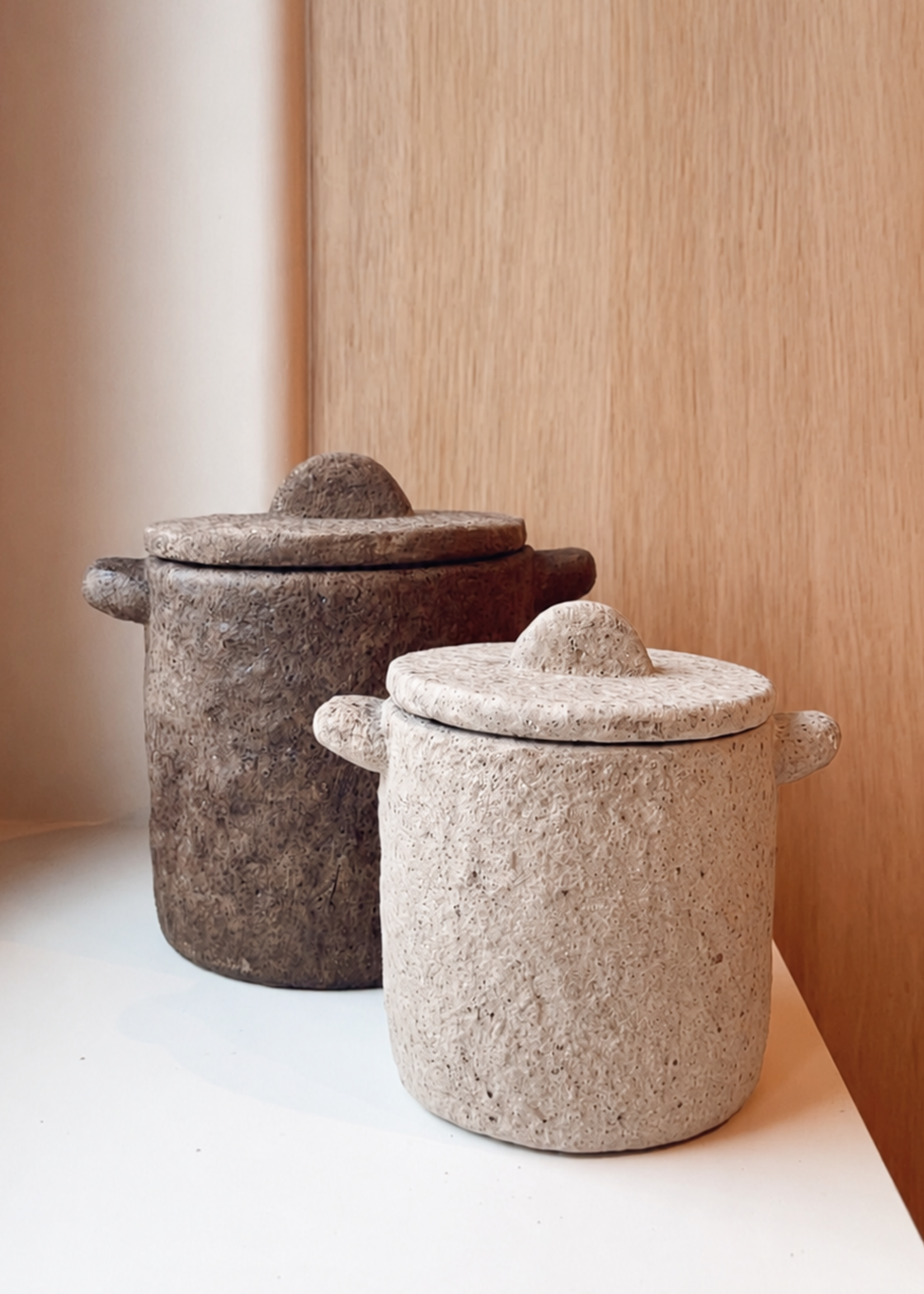 Aardewerk pot oor met deksel beige S