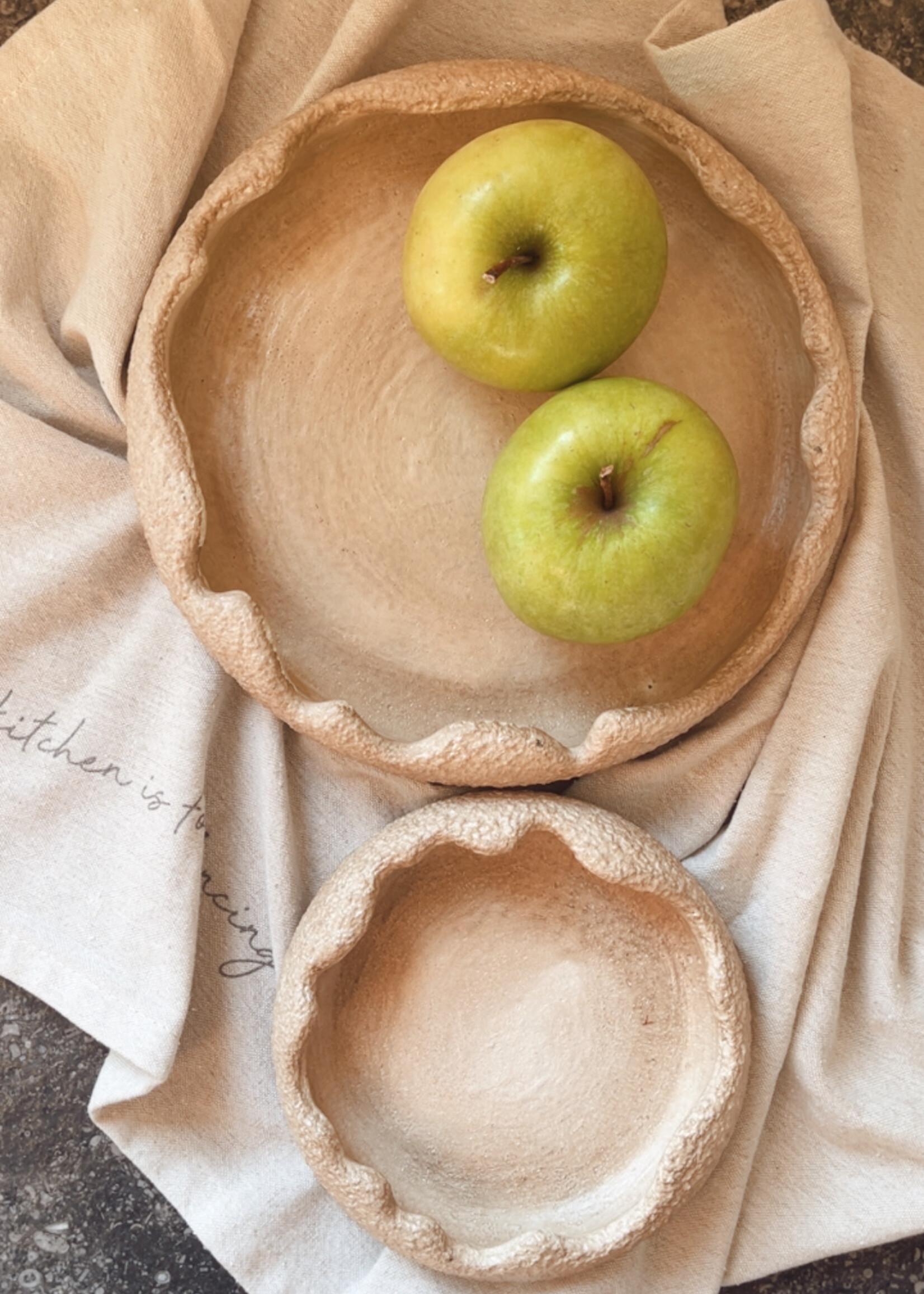 Schaal golvende binnenrand beige M