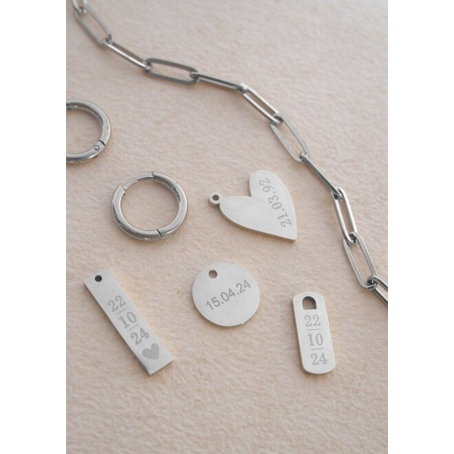 Gepersonaliseerde datum ketting tag small zilver