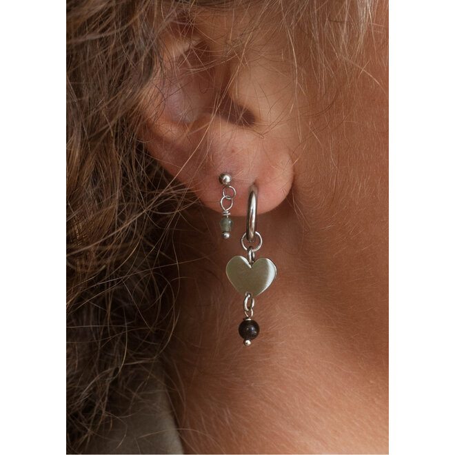 Oorringen heart onyx glad zilver