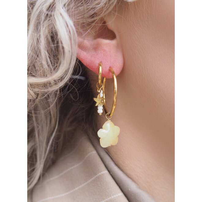 Oorbellen big flower gele jade goudq